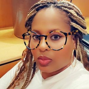 Meet your Posher, Cecila